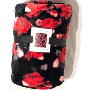 VICTORIA’S SECRET BLANKET